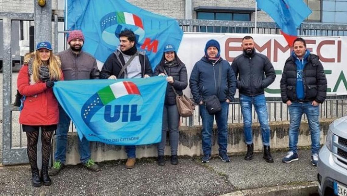 Dopo la maternità l’azienda prima la demansiona e poi la licenzia