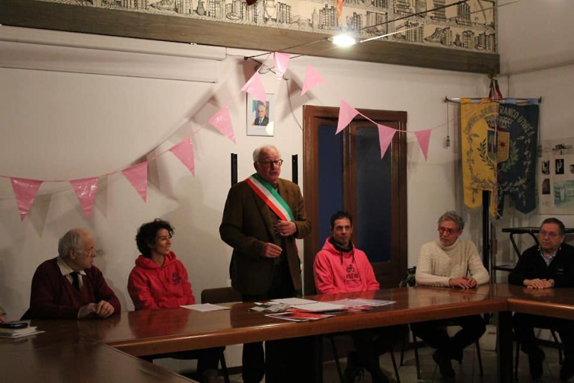 La conferenza stampa a Borgofranco in occasione dell'accensione in rosa del campanile