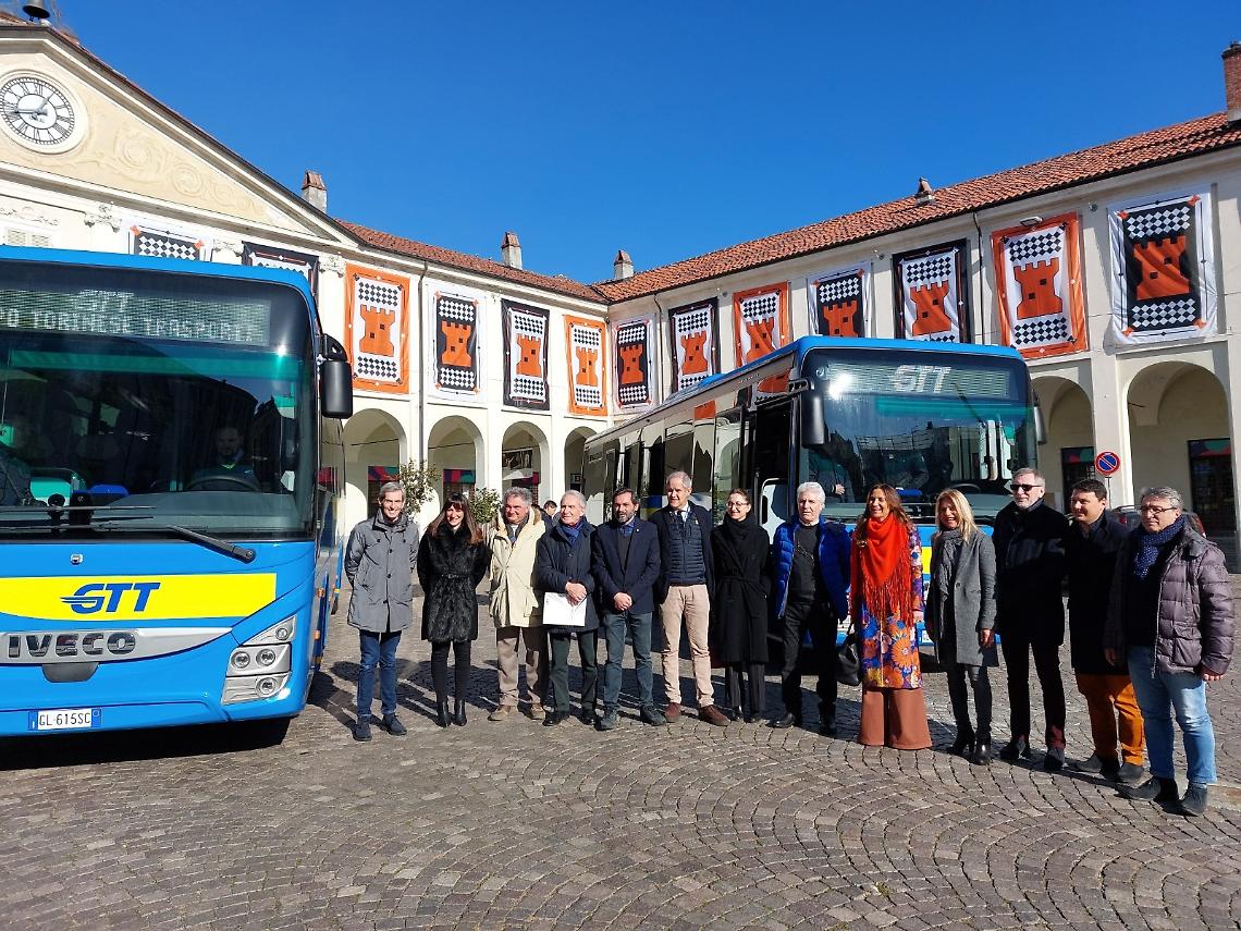 Nuovi autobus Euro 6. Sertoli e Balzola sprizzano gioia da tutti i pori