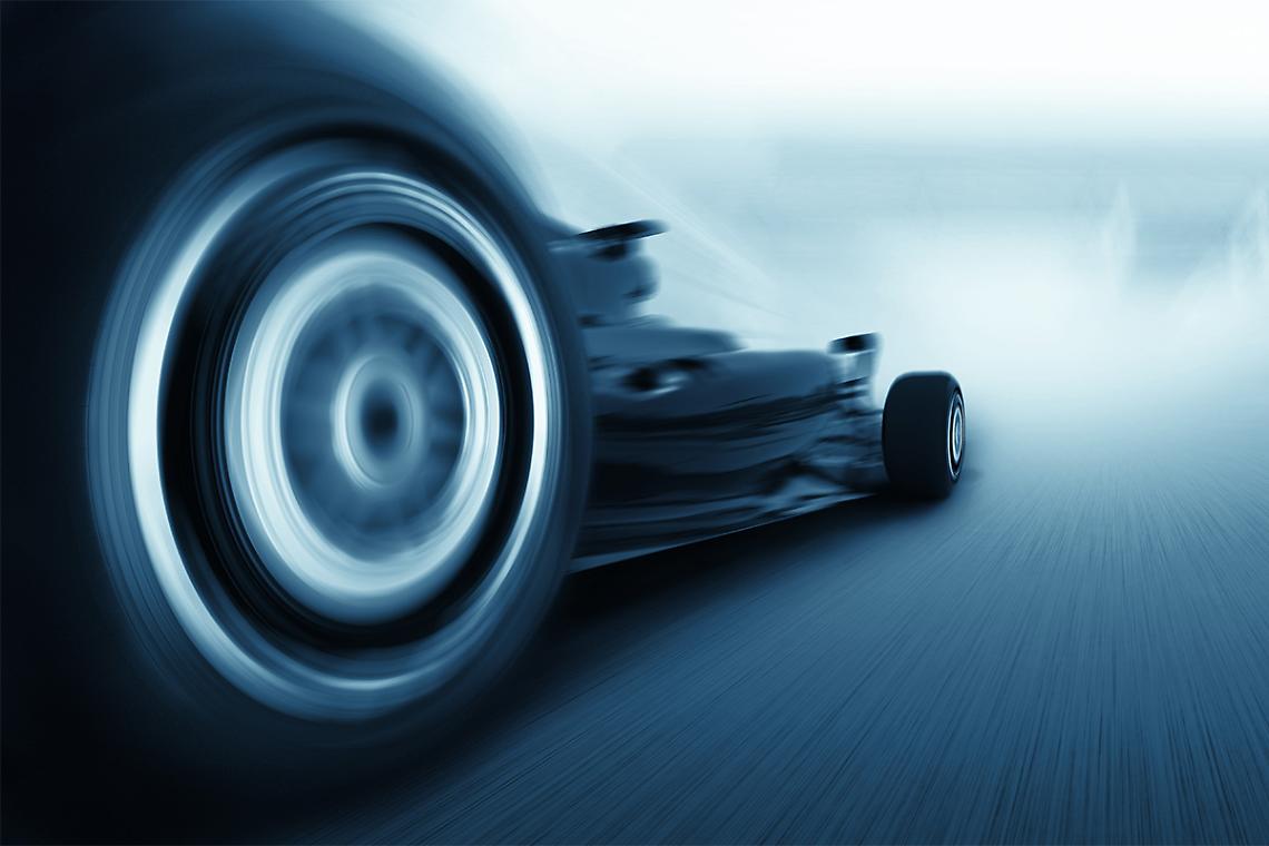 Via Borgomasino sembra una pista di Formula Uno