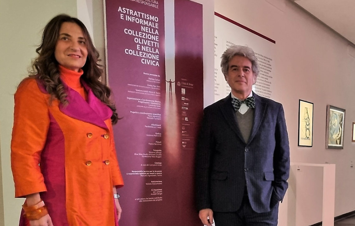 Costanza Casali, Assessore alla Cultura di Ivrea, e Gaetano di Tondo, Presidente #AASO, poco prima dell'inaugurazione della mostra.