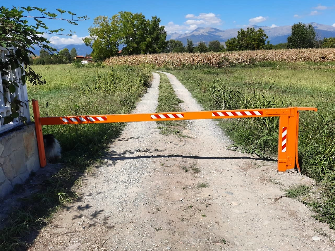 La sbarra della discordia: "Non posso più tornare a casa mia!"