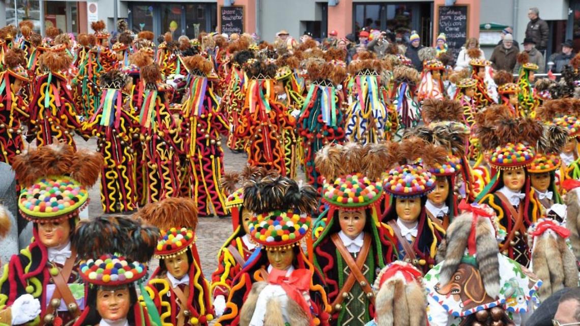 I numeri del Carnevale. Cinquemila compresi i gatti