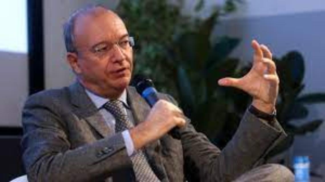 "Valditara a testa in giù", minacce choc contro il Ministro dell'Istruzione 