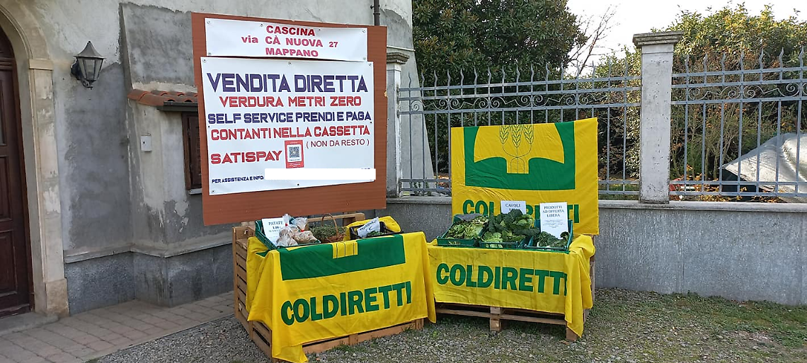 Il banco della verdura dove fai TUTTO DA SOLO: prendi, paghi e te ne vai