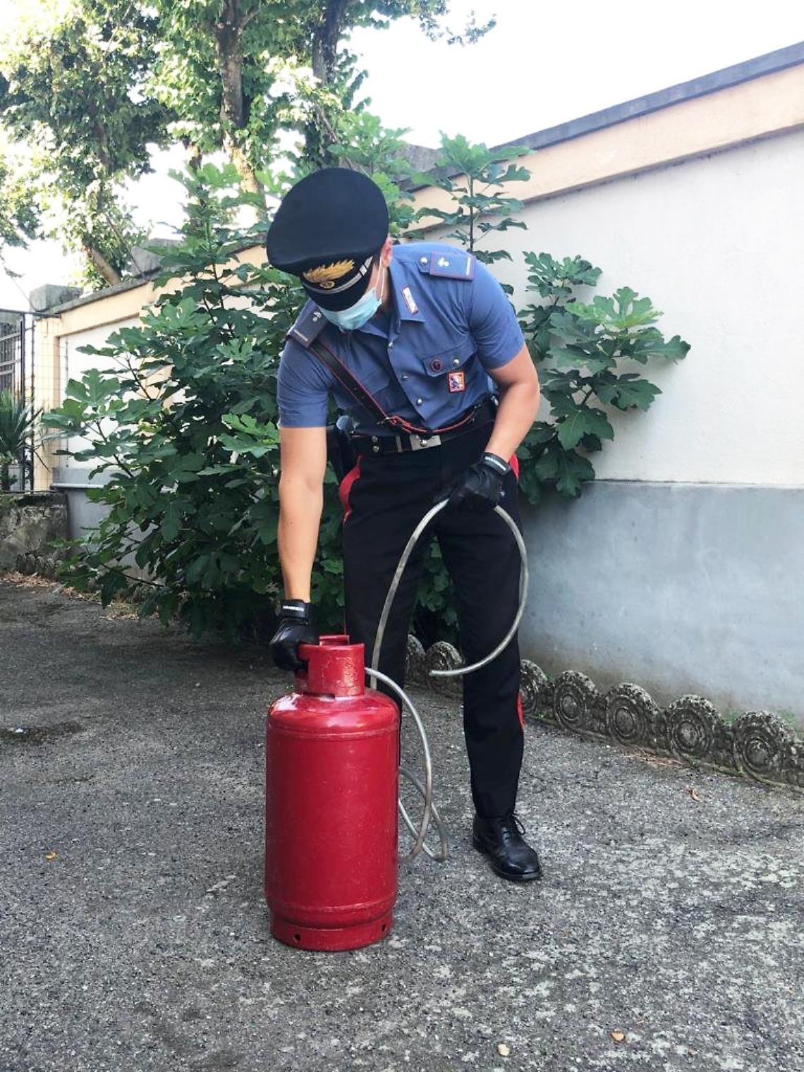 La bombola rinvenuta dai carabinieri