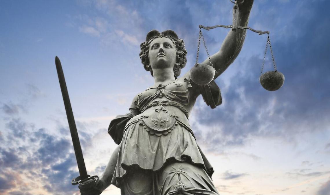 N&egrave;mesi dal greco  "&Nu;έ&mu;&epsilon;&sigma;&iota;&sigmaf;" 