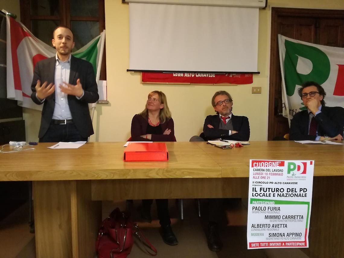 Un incontro del PD altocanavesano. La seconda da sinistra è Simona Appino, segretaria uscente