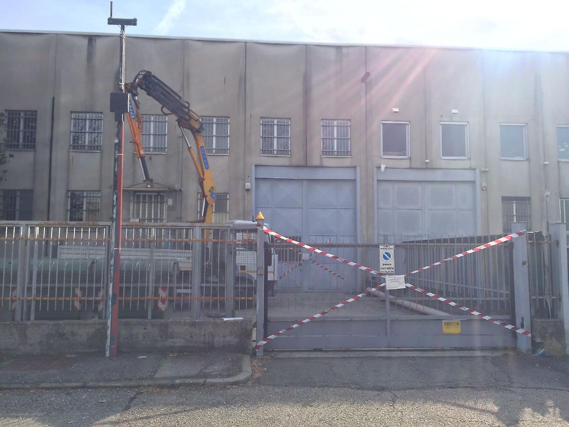 TRAGEDIA. Operaio 33enne scivola dal capannone e muore