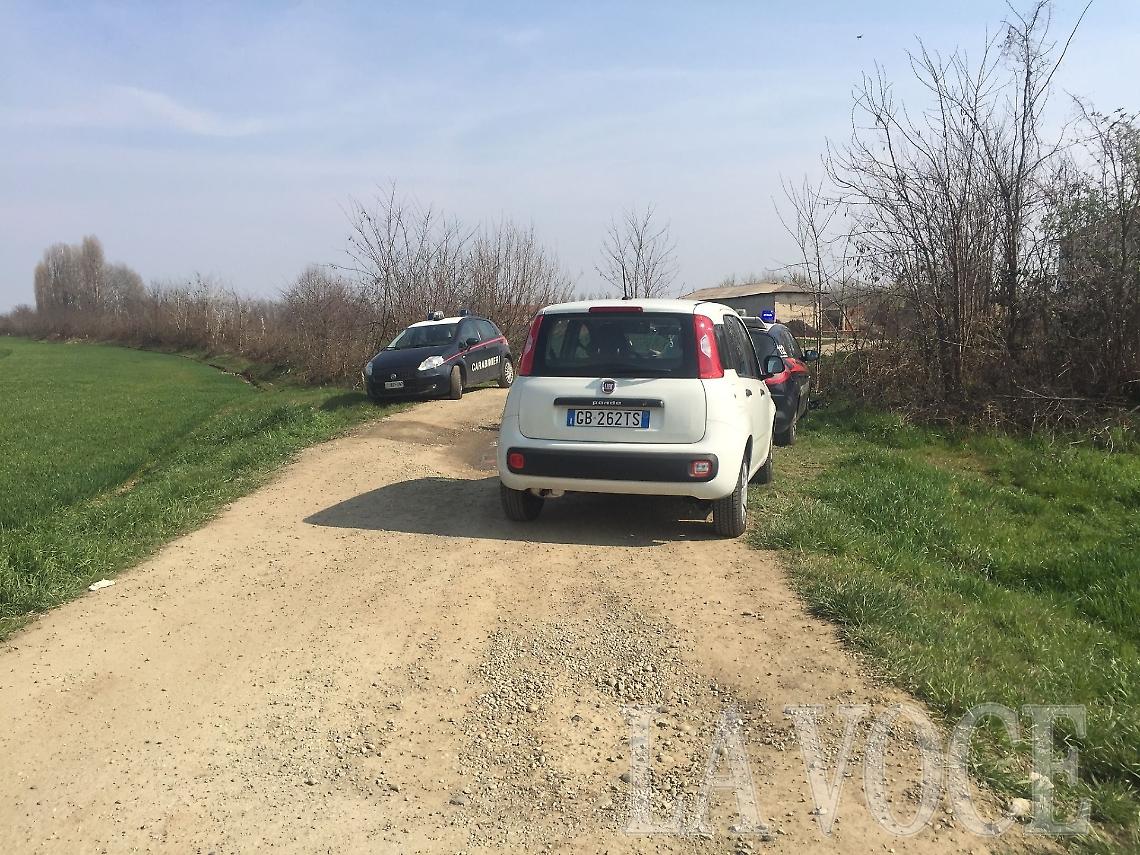 Donna di 60 anni trovata senza vita in campagna, probabile suicidio