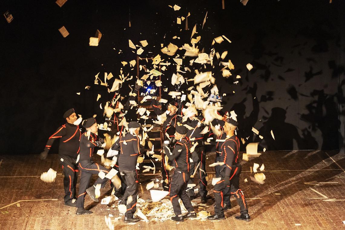 Detenuti del carcere di Ivrea "evadono" al Teatro Giacosa