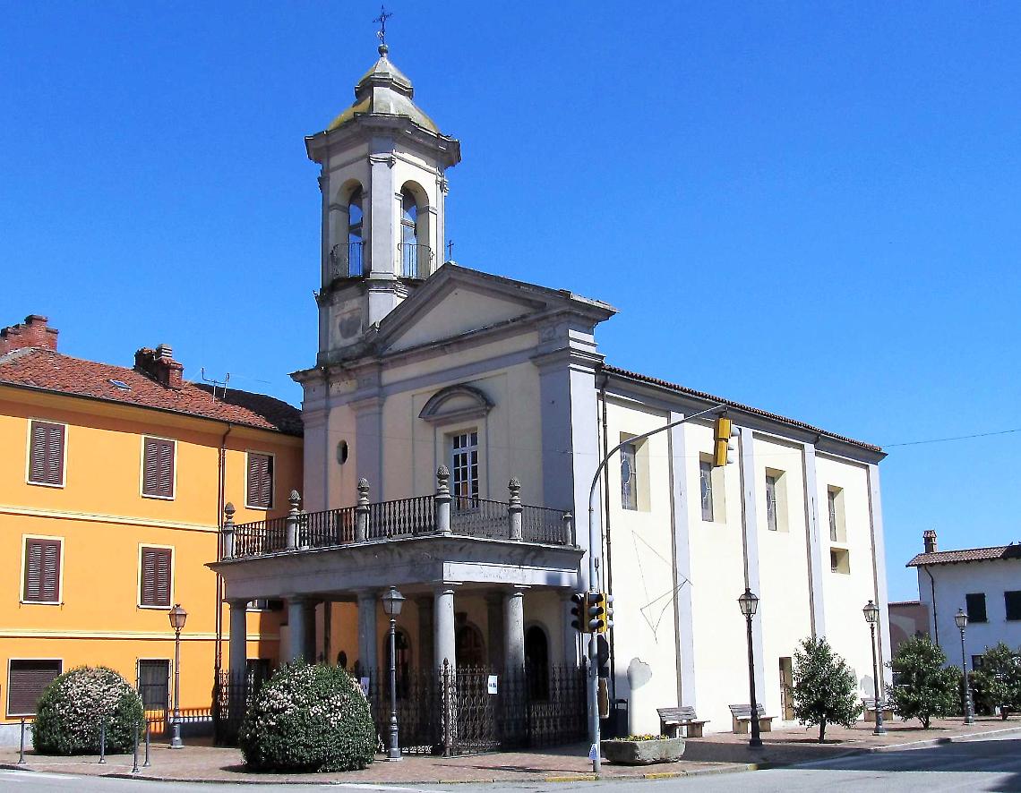 I volontari stanno cercando di far ripartire la biblioteca