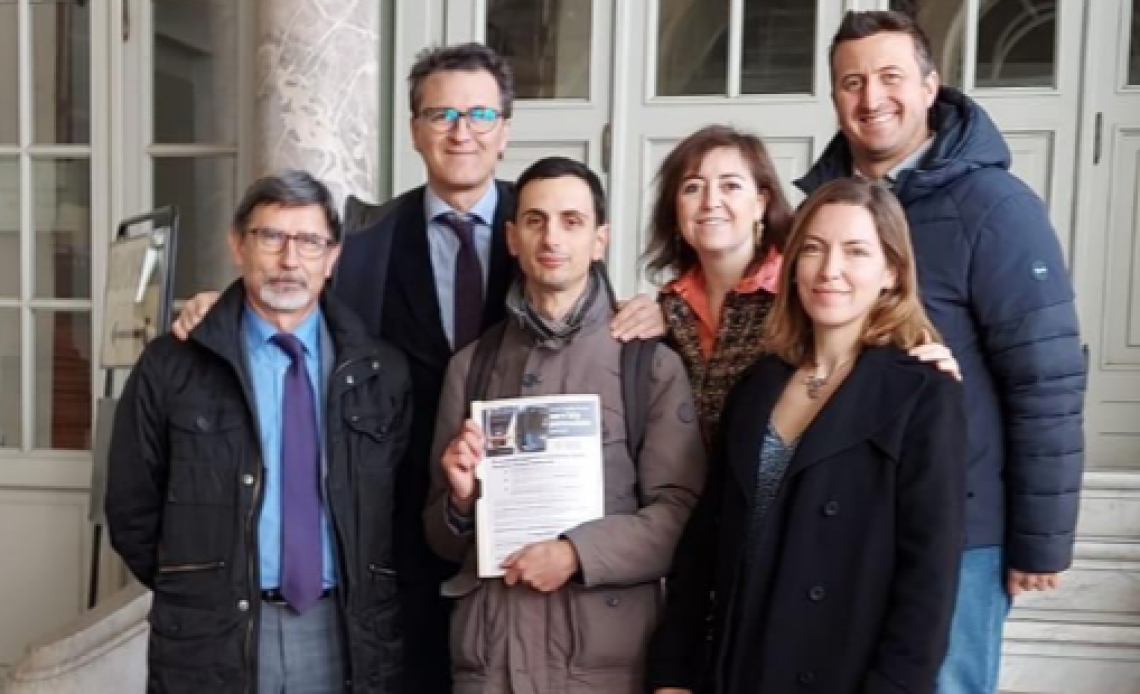 Torino - Ceres: consegnate in Regione le 770 firme raccolte tra i pendolari