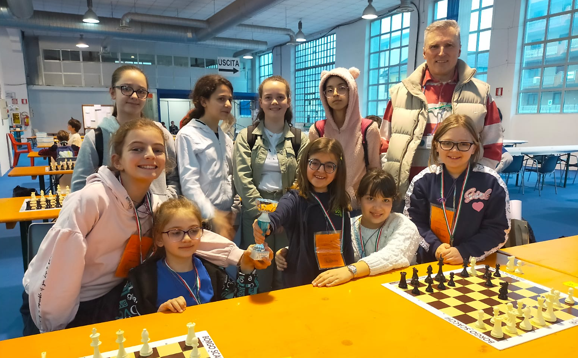 Scacchi: le bimbe della Primaria conquistano la finale del Torneo Scuola 