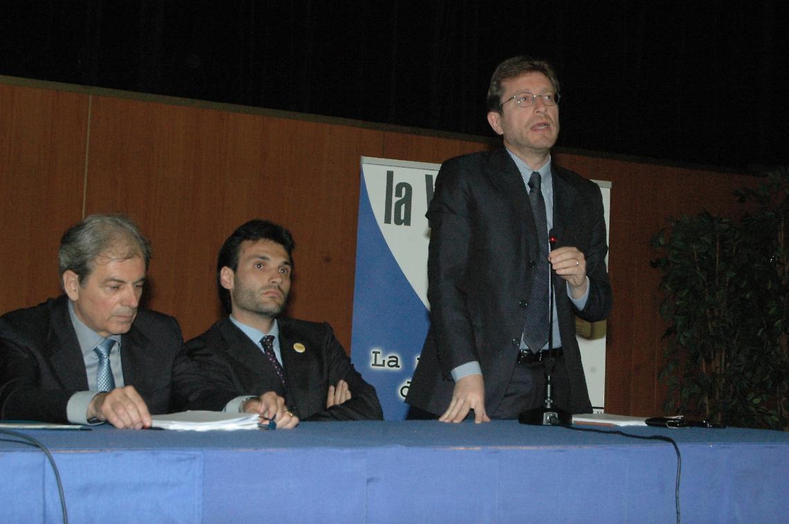 Dibattito alla Serra