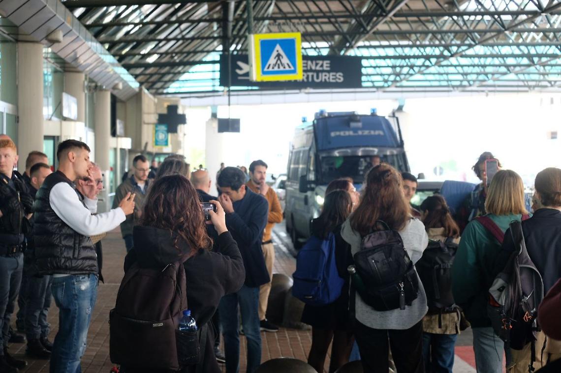 CLAMOROSO! Volavano bloccare gli aerei in partenza da Caselle