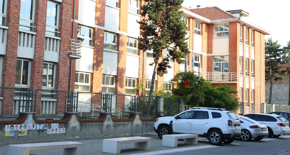 PIOVE DENTRO LA SCUOLA: evacuato e inagibile l'ultimo piano