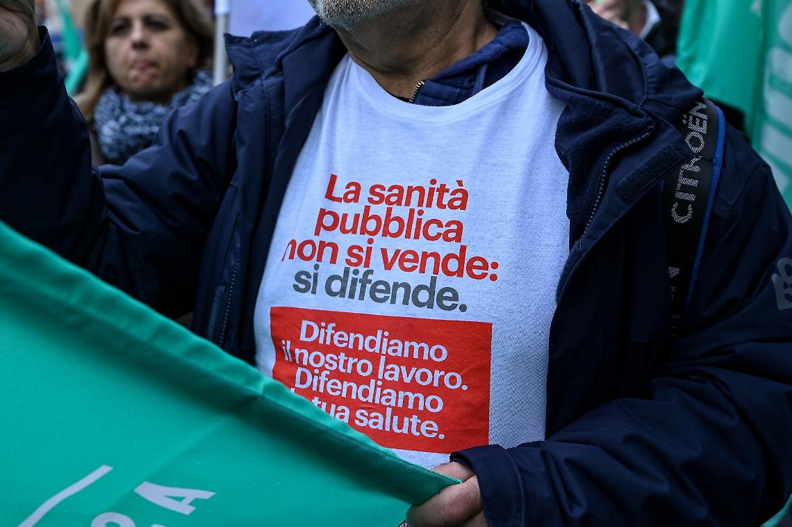 La sanità non si vende,  si difende! Esplode la protesta