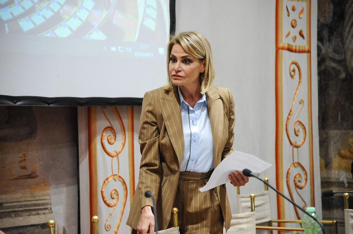 Simona Ventura