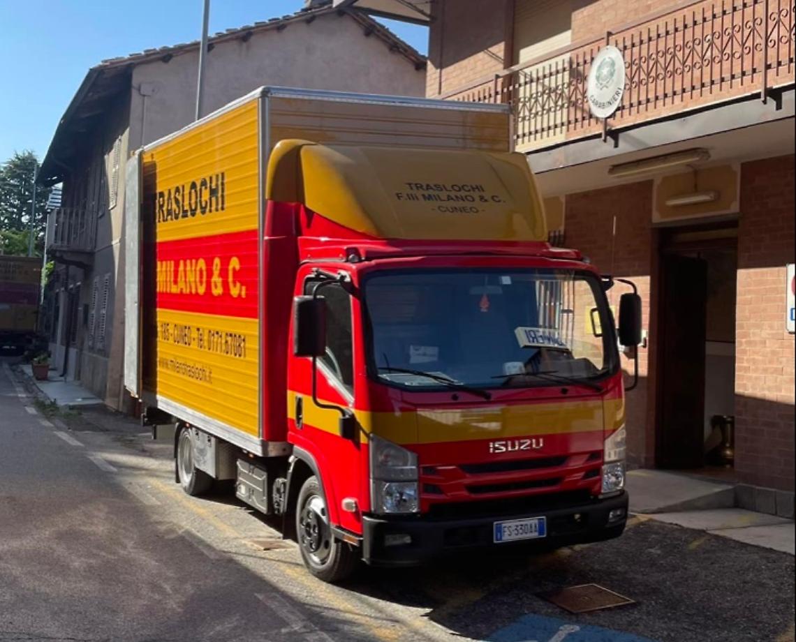 Il trasloco alla caserma dei carabinieri di Sciolze