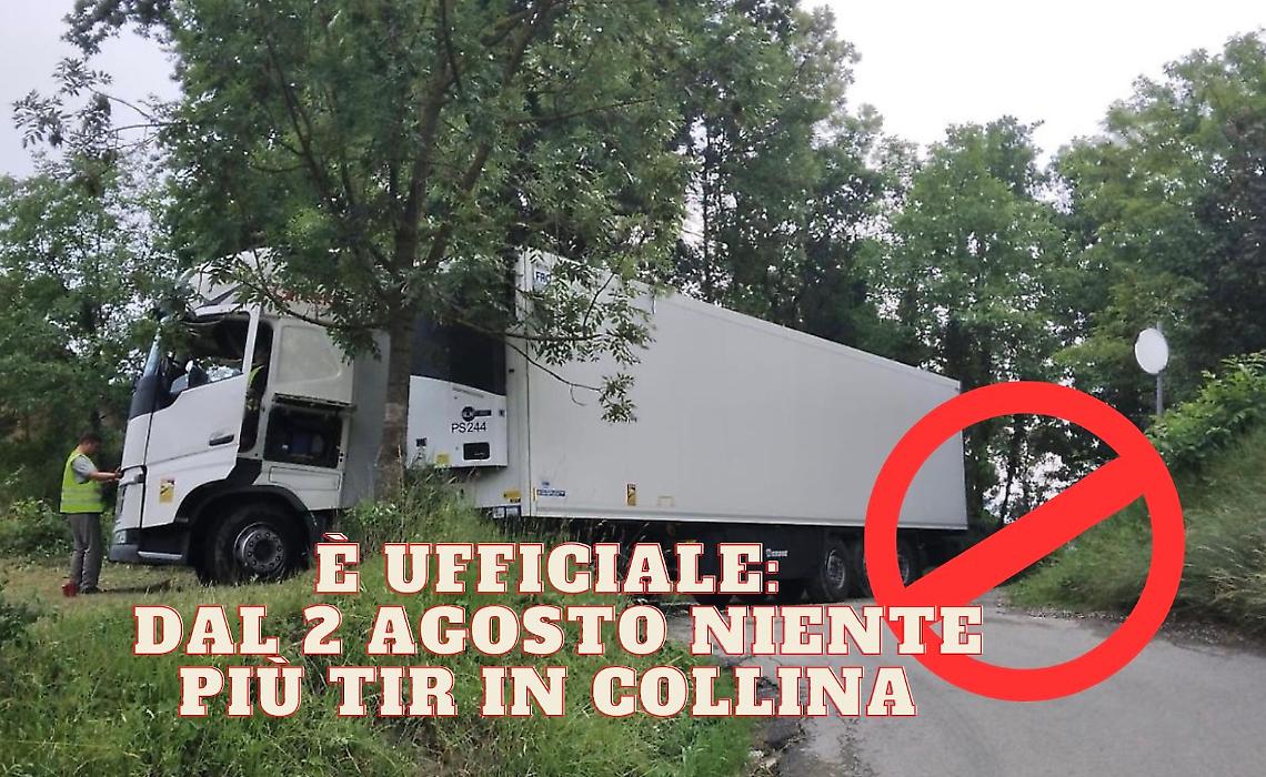 Uno dei tir incastratosi a Sciolze