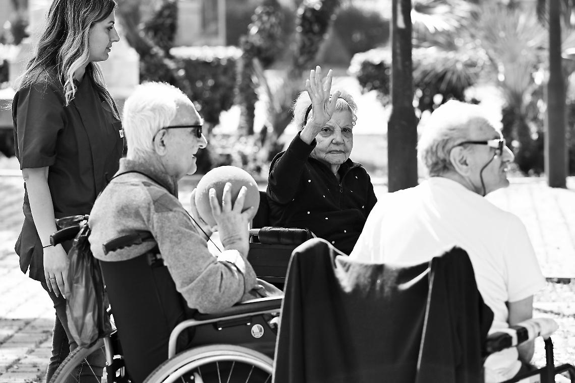 Anziani e disabili in struttura: la battaglia dei Consorzi socio assistenziali sulla quota a carico e sulle indennità di accompagnamento