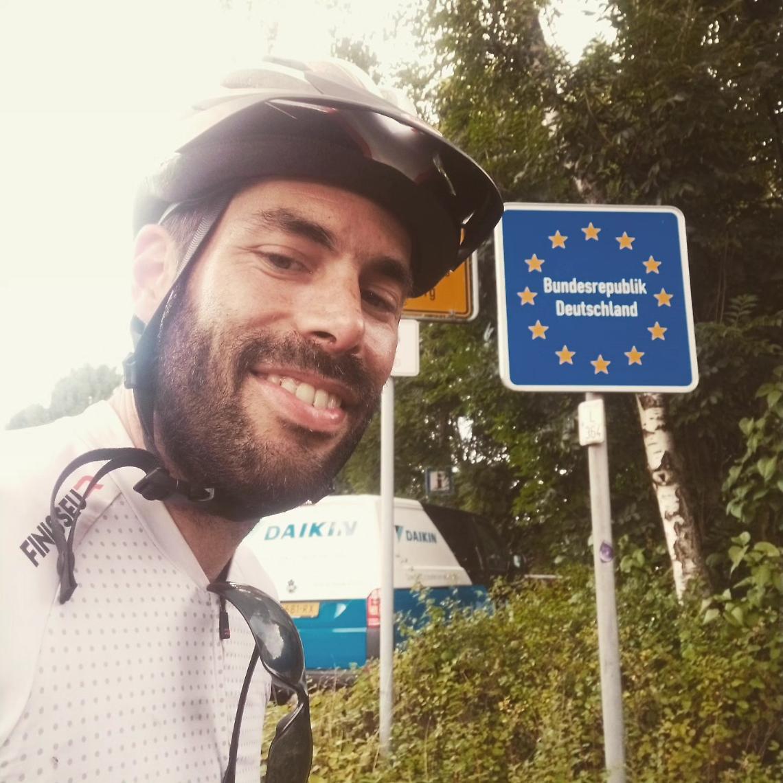 Dalla Reggia al Polo Nord in  bici? “No, me l’hanno rubata! Sono rimasto a piedi!”
