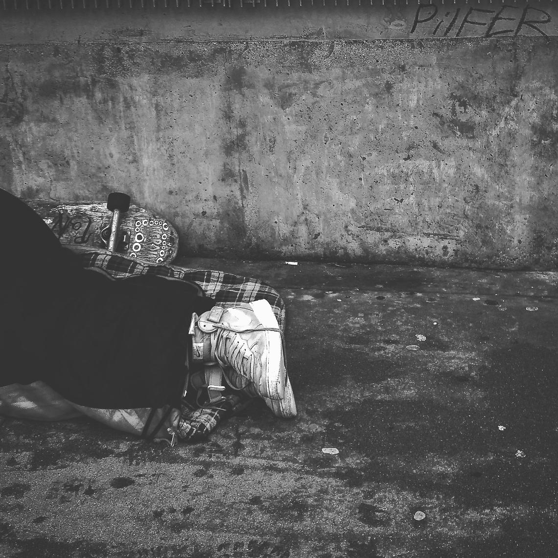 Litigio e aggressione in strada, gravemente ferito a Torino