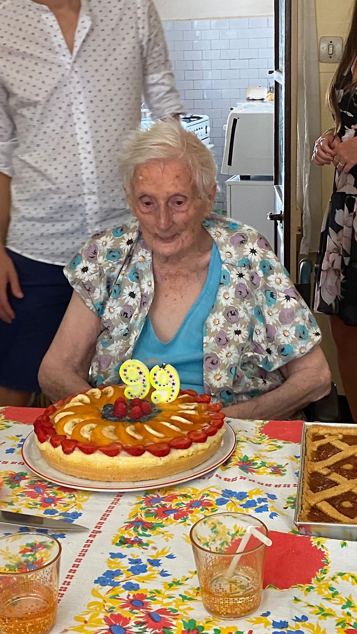 Auguri per  i  99 anni Tota Vica