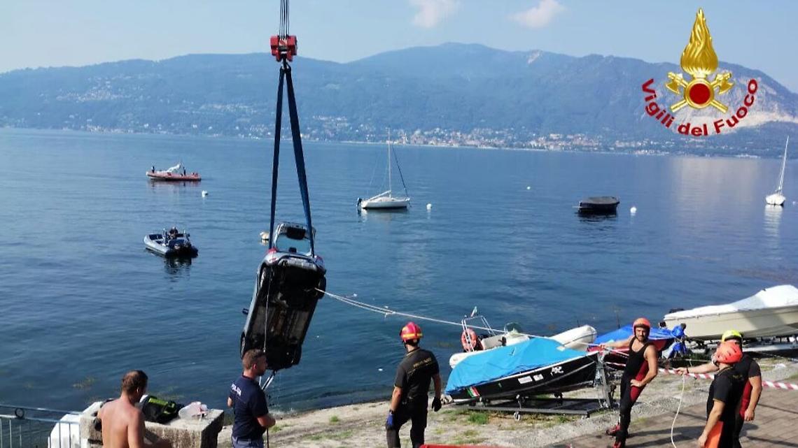 Automobile nel Lago Maggiore