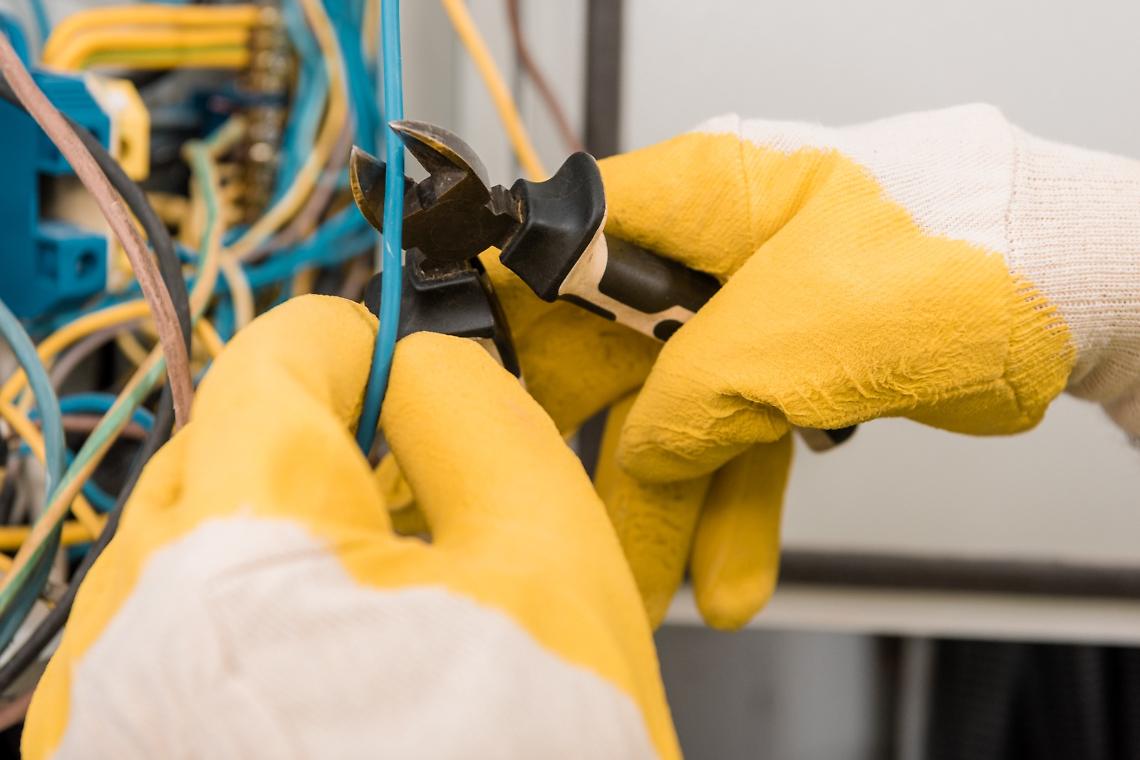 Tranciati i fili dell’elettricità