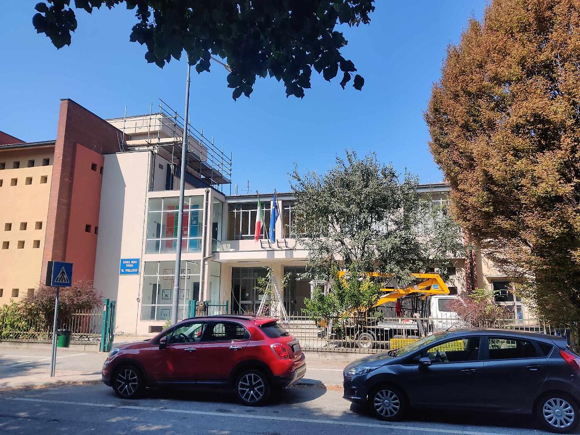 Blitz dei Carabinieri alla scuola media