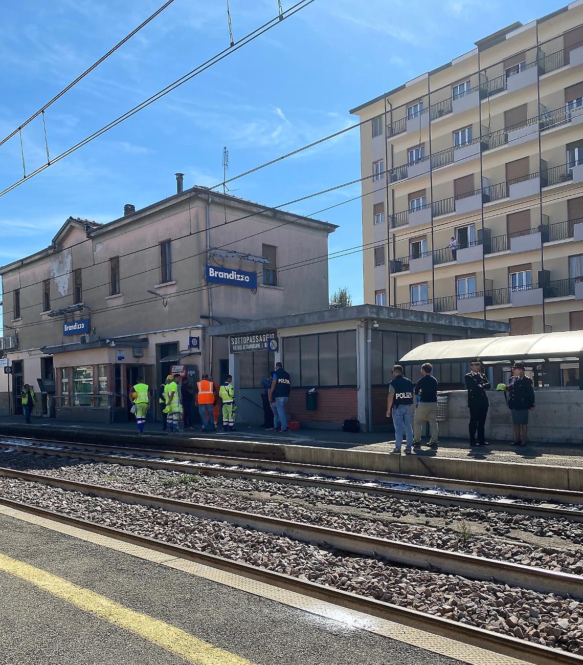 "Ci mandano sui binari come se fosse un parco giochi"