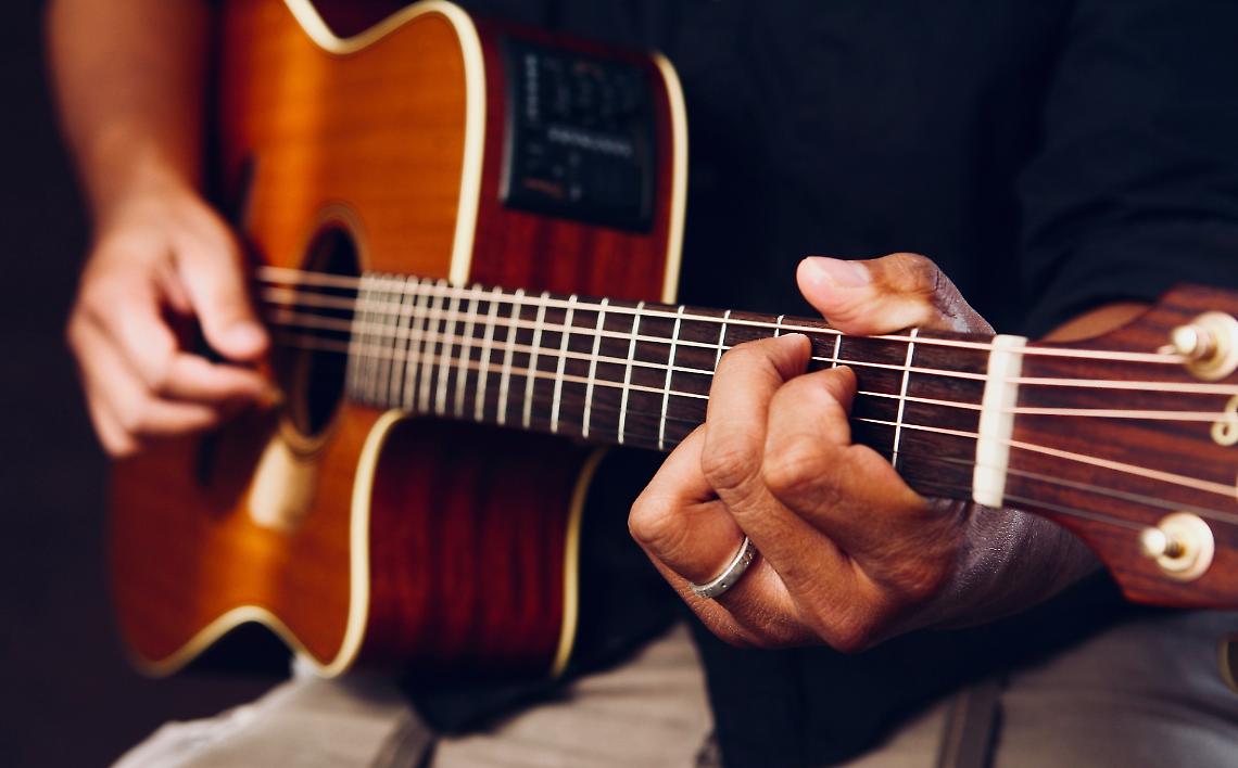 Chitarra (foto d'archivio)