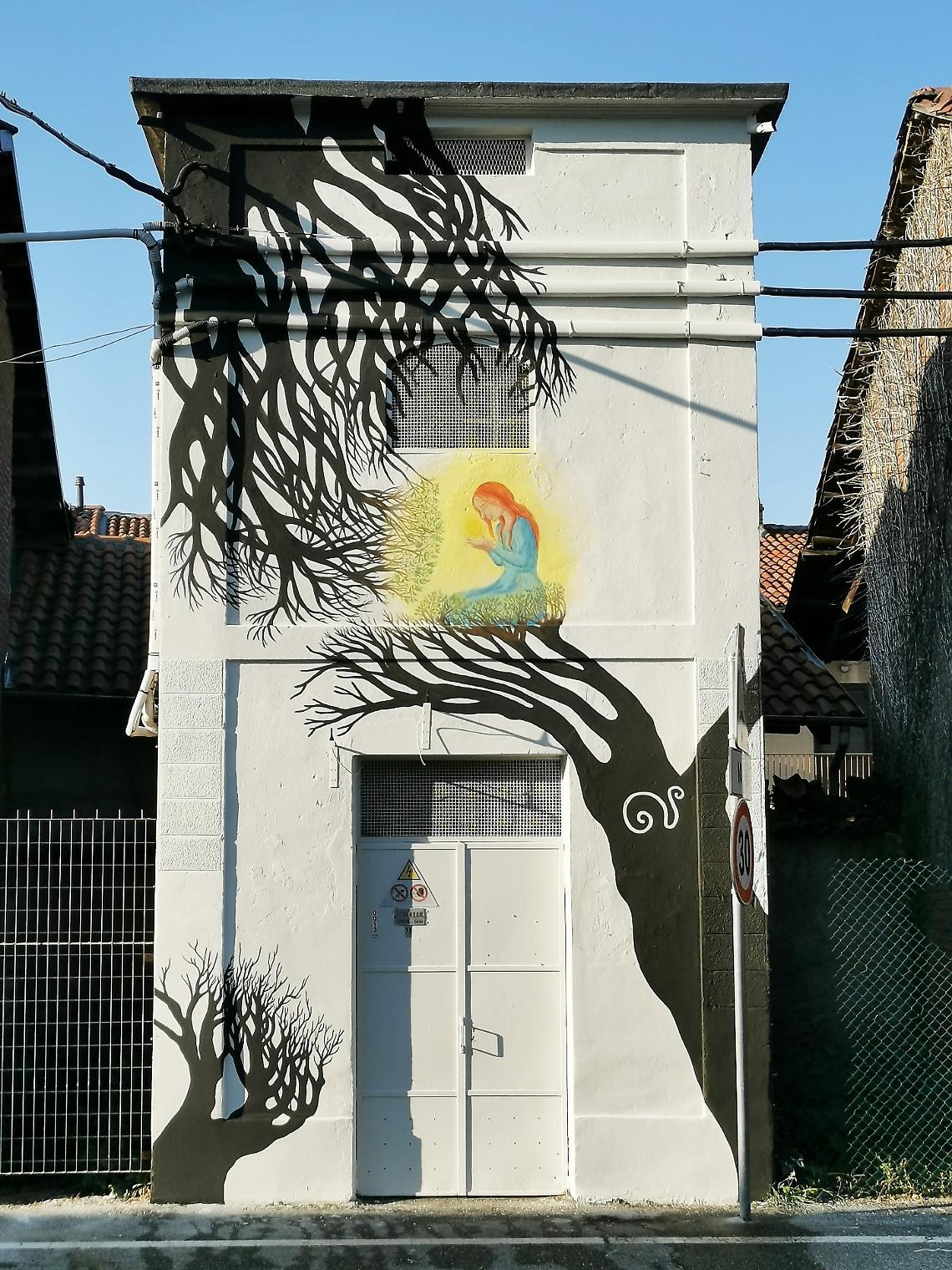 cabina dipinta a cigliano