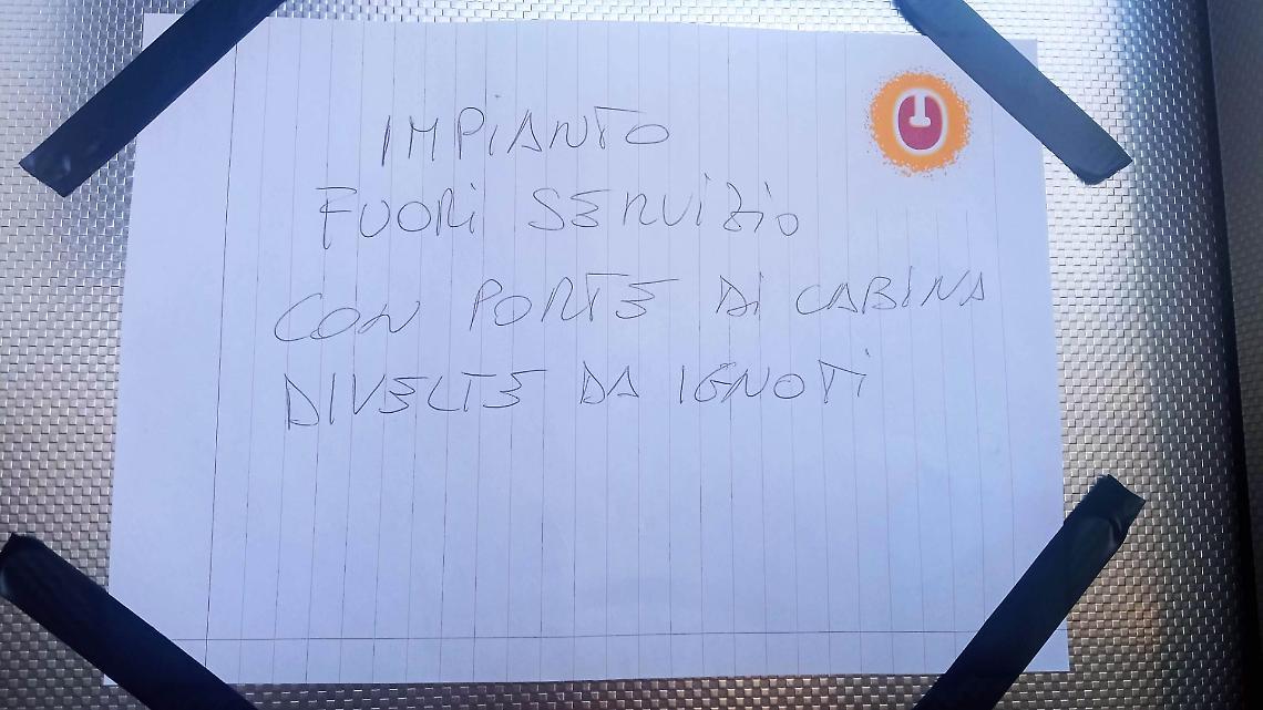 Ascensore rotto, l'incubo di Matteo Chiantore. La storia si ripete e nessuno ha ancora imparato a volare