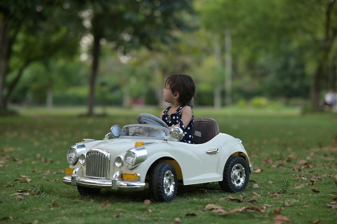 auto giocattolo sostenibile