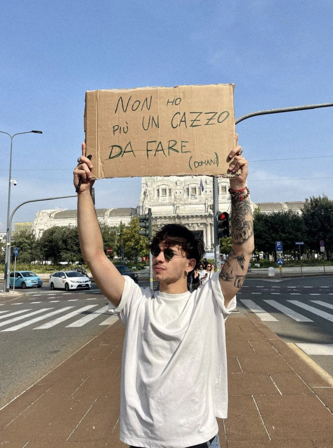 Dal testo della nuova canzone di Deddy