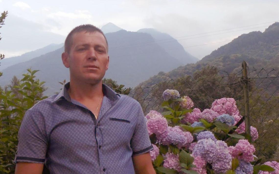 Il ricavato della partita per sostenere le spese del ritorno a casa della salma del giovane pap&agrave; morto