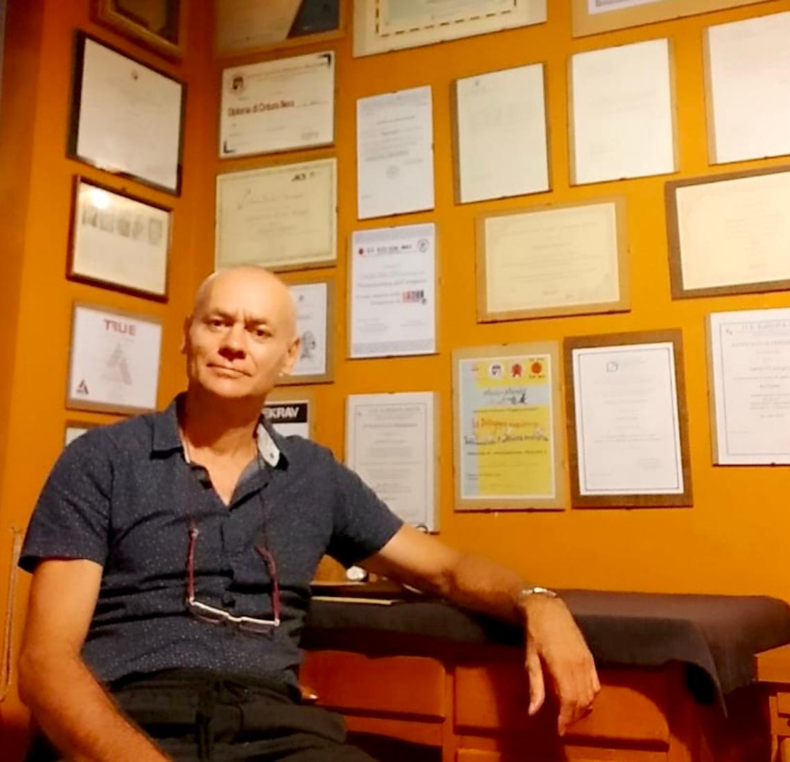 A lezione da Sergio Sapetti. Attraverso la grafologia si legge l'anima delle persone