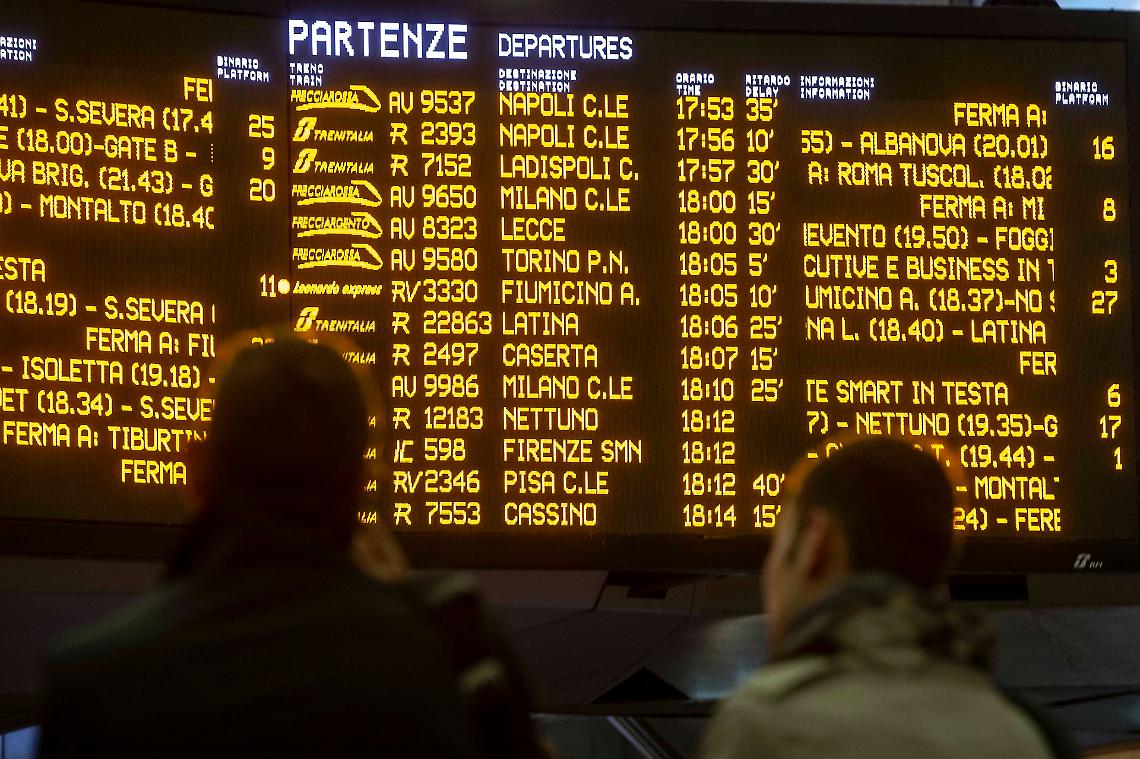 Oggi treni in tilt in tutta Italia.  Trenitalia, 'rimborseremo i biglietti' 