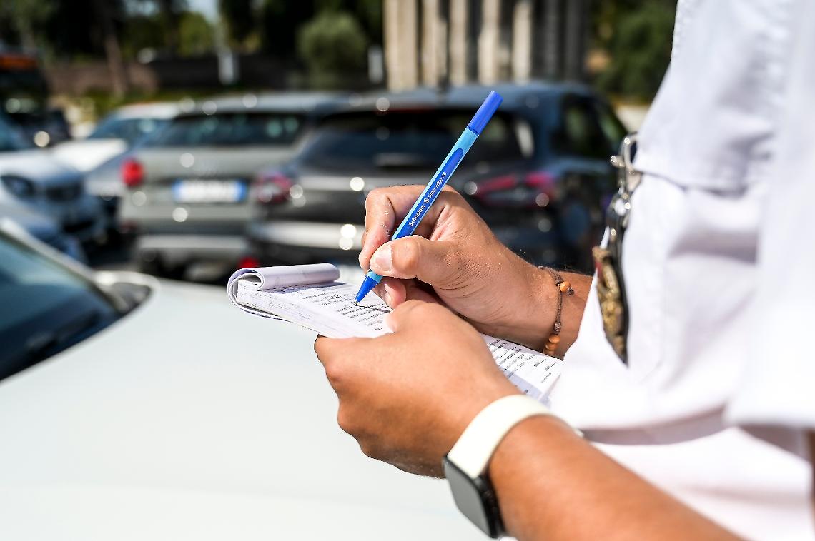 Asti, la municipale rinnova il sostegno ai pazienti oncologici con la lotteria solidale