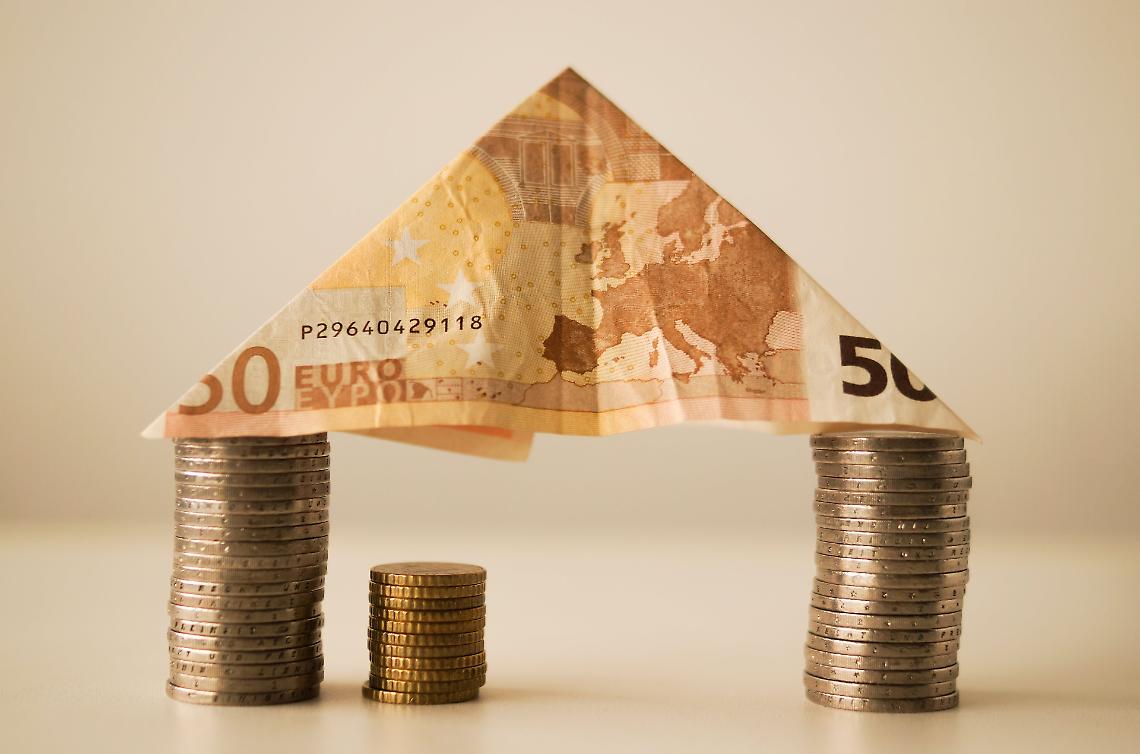 Quali sono le tre aziende italiane con più di 100 miliardi di fatturato? 