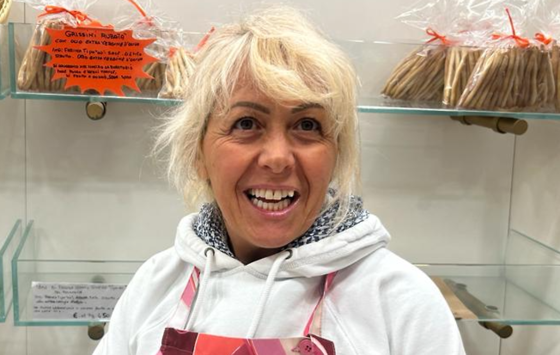 Il sorriso di Antonella tra grissini e brioches: "Vendo pane e il pane è vita!"