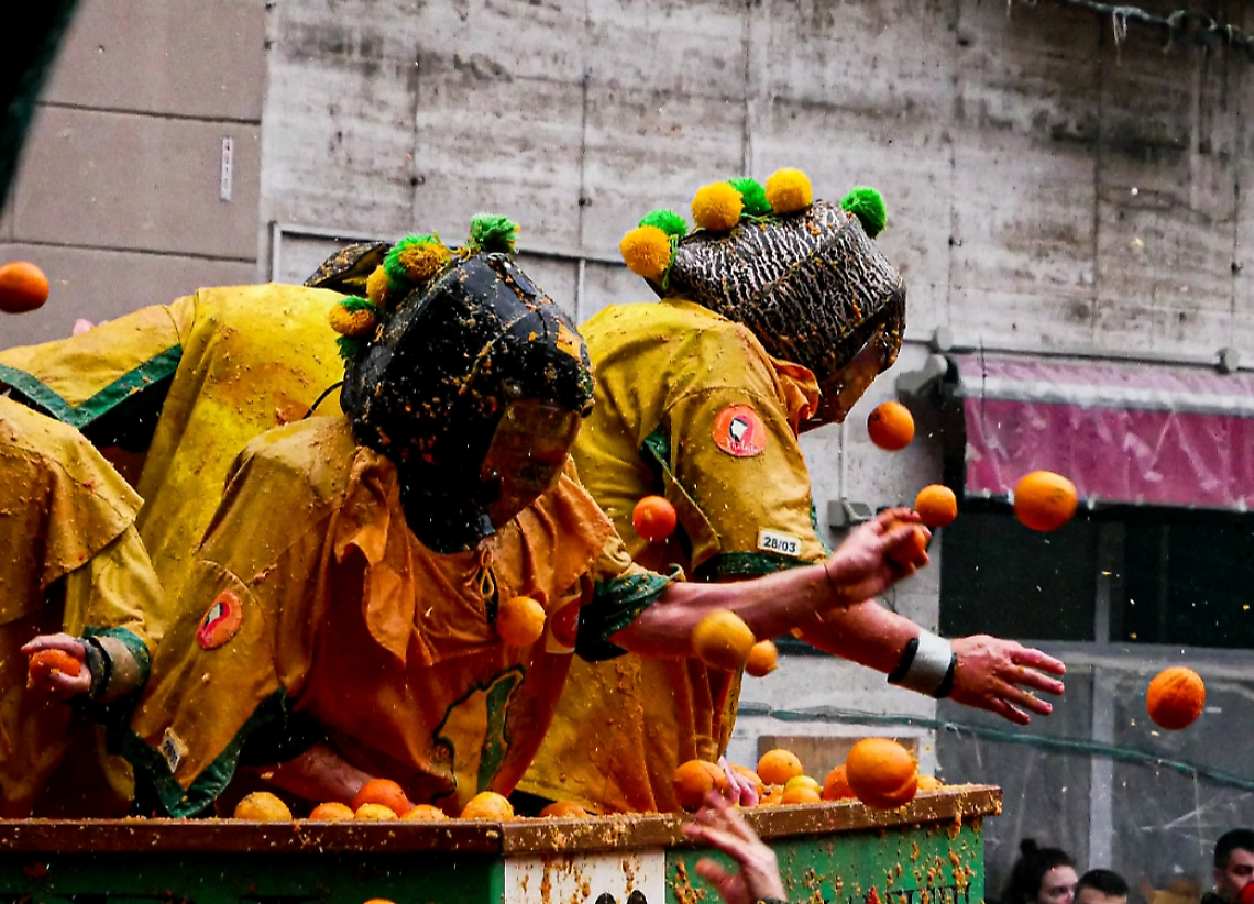 Fondazione storico carnevale in braghe di tela. Quasi 70 mila euro di fatture degli sponsor non ancora pagate. Tanti debiti e pochi soldi in cassa