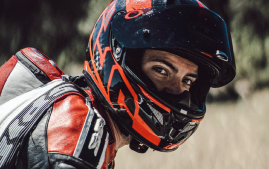 Al Santuario, una sala con i caschi dei motociclisti morti 