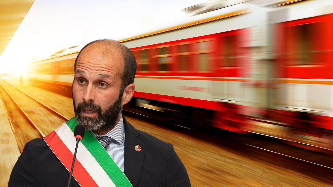 Elettrificazione linea ferroviaria e dosso: tutti a teatro