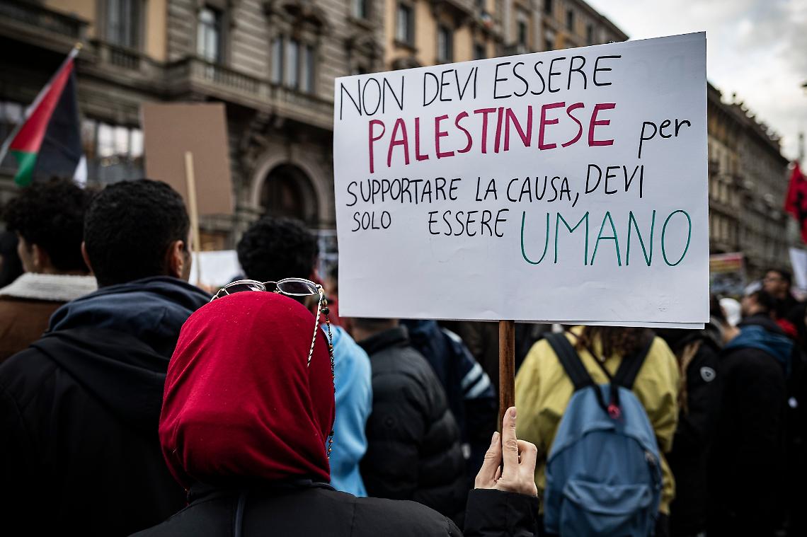 Guerra Israele-Palestina, mentre la politica dorme le associazioni scendono in piazza