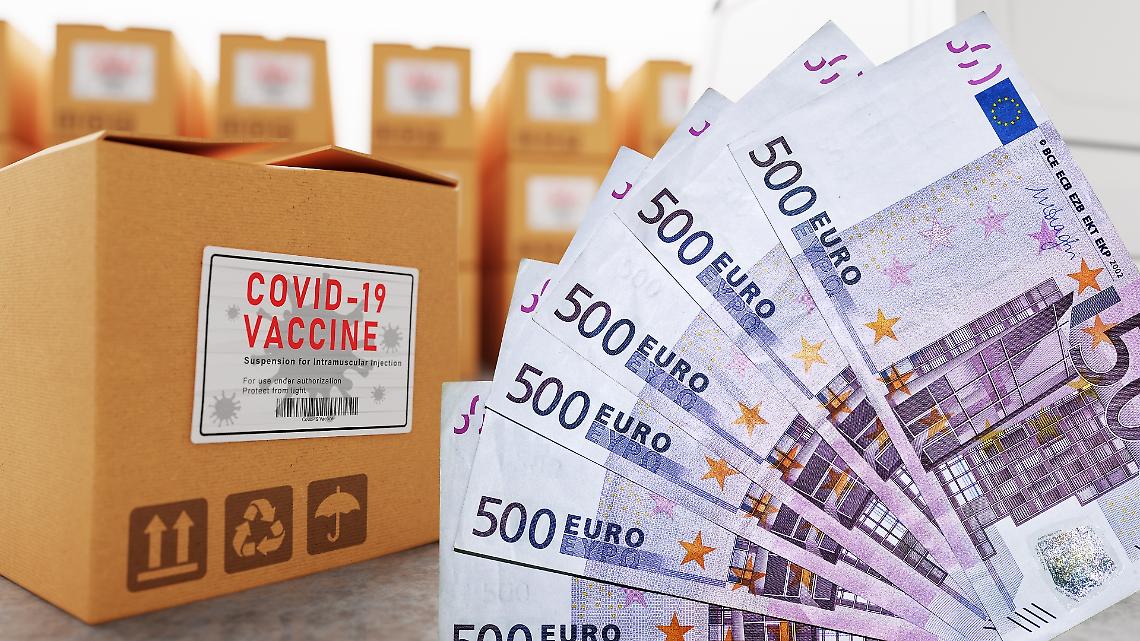 Buttati nel cestino  215 milioni di dosi di vaccini anti Covid. Non erano aggiornati...