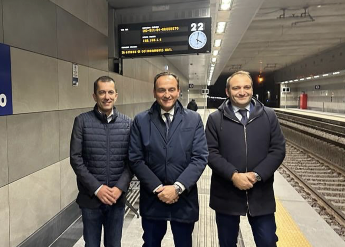 Gabusi, Cirio e Lorusso sorridenti alla stazione di Corso Grosseto